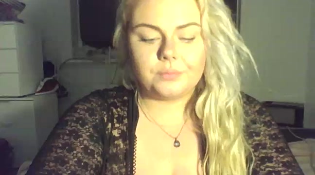 Danii_xv naked stripping on cam for live sex video chat