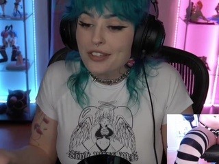 PurrrVee nude on cam – live sex chat