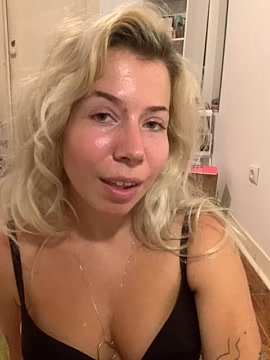 SonoAnna naked stripping on cam for live sex video chat