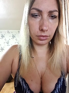 Ice-lady naked stripping on cam for live sex video chat