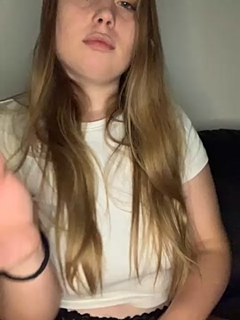 Lounadelvey15 naked stripping on cam for live sex video chat