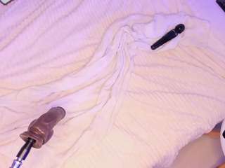 LILDEBBIE fully nude on cam – live sex chat