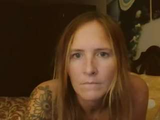 Goldengirl44 naked on cam – live porn show