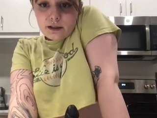 Peaches fully naked on cam – live porn webcam chat