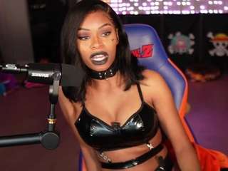 OTC Zia fully naked on cam – live porn show