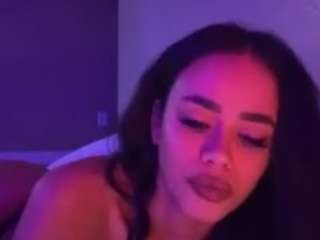 MayaIndica fully naked on cam – live porn show