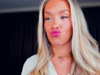 Anna nude on cam – live sex show