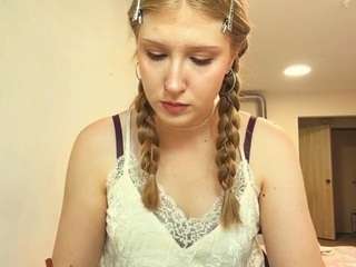 MelaineTosh nude on cam – live sex chat