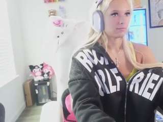 Bunny Kaye fully naked on cam – live sex chat