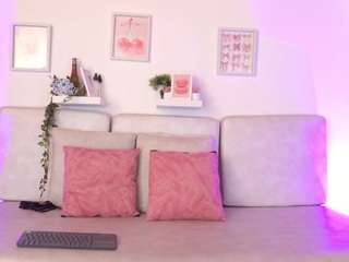 Luciana-Petite fully nude on cam – online sex webcam chat
